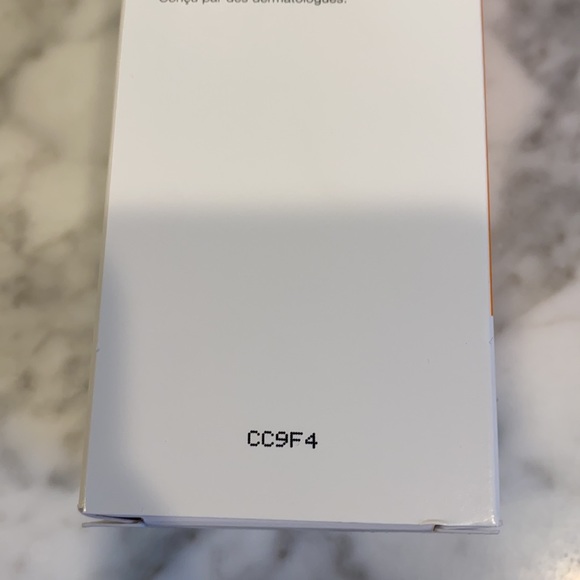 Brand new. Murad environmental shield cleanser. - Picture 4 of 4